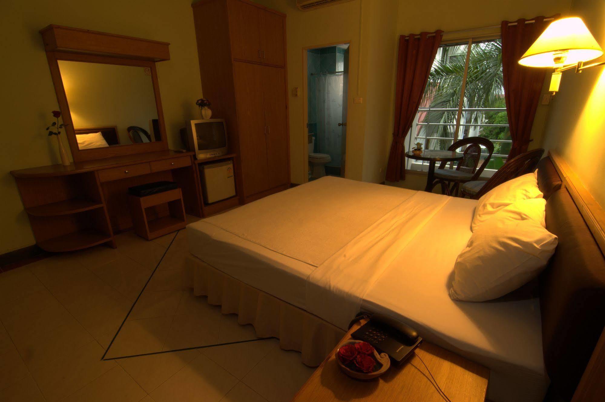 Boonthavon Aparthotel Τσιάνγκ Μάι Εξωτερικό φωτογραφία